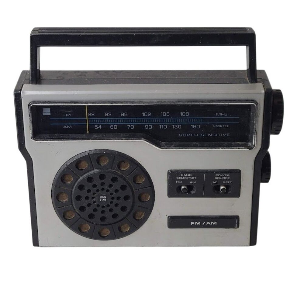 Vintage 1970's Sharp FX-210U Solid State Portable AM FM Radio AC Plug or Battery